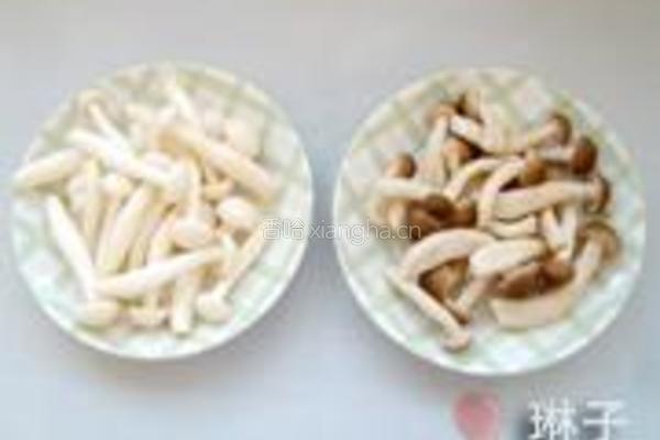 菌菇豆腐汤的做法图解2