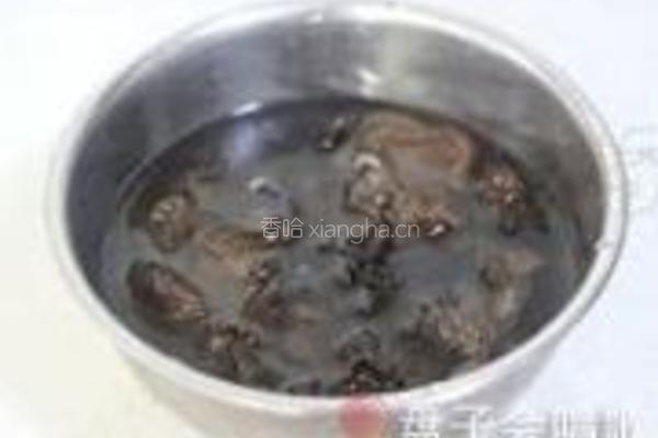凉拌黑白木耳的做法图解2