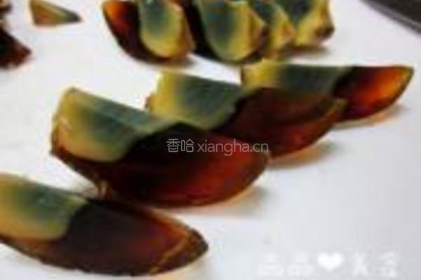 皮蛋豆腐的做法图解3