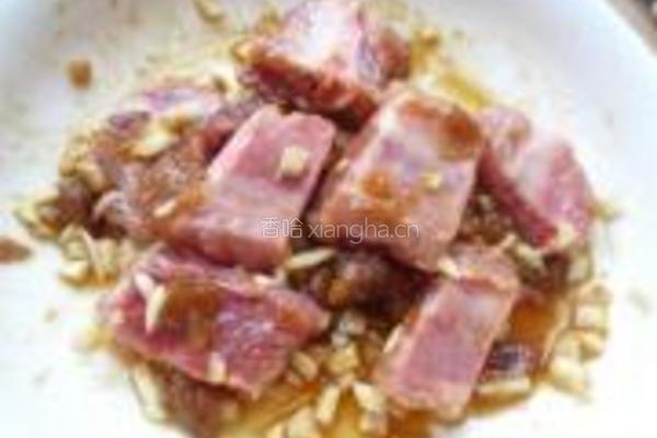 酸梅蒸排骨的做法图解4