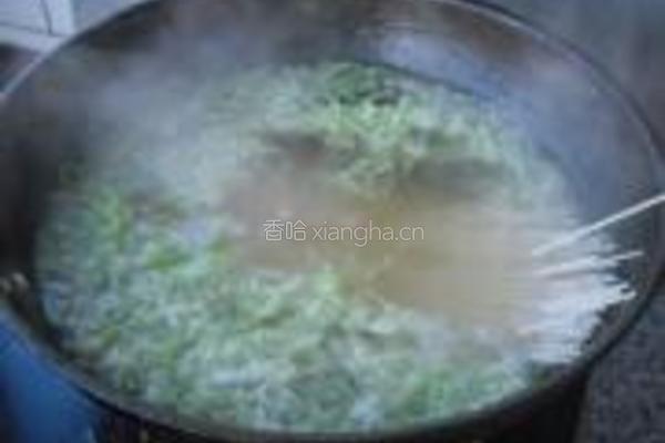 白菜丝热汤面的做法图解7