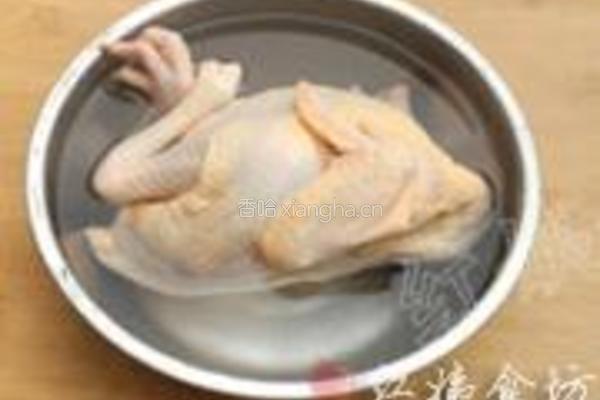 紫灵芝炖鸡的做法图解1