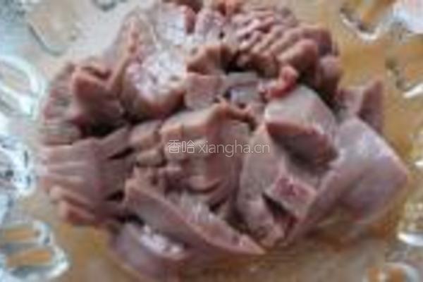 胡萝卜炒腰花的做法图解2