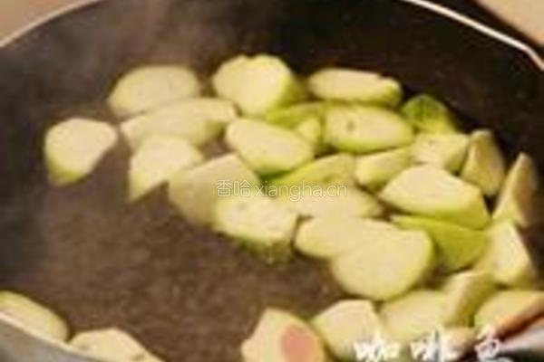 火腿榄菜炒丝瓜的做法图解3