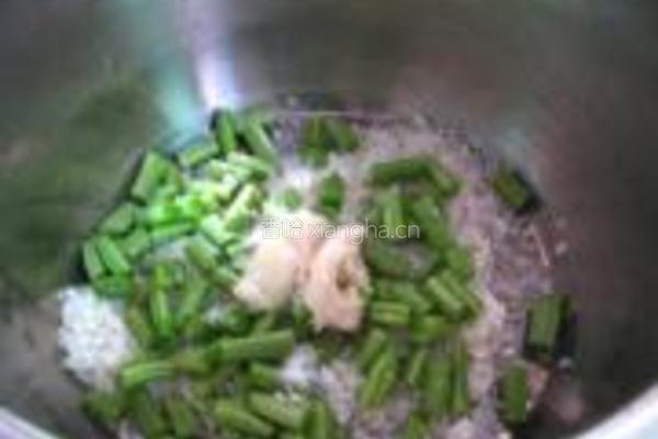 四季豆粥的做法图解4