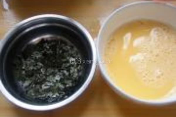 紫菜鱼茸蛋包饭的做法图解4