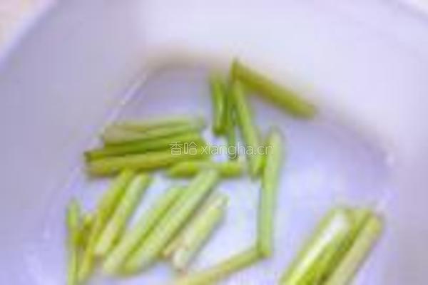 凉拌黄豆芽的做法图解3