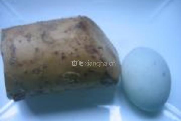 皮蛋炒山药的做法图解1