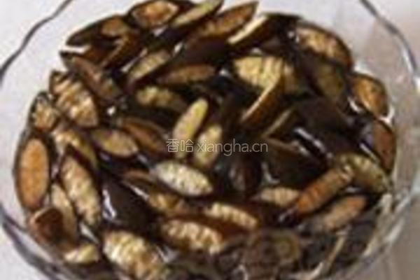 茼蒿拌黄金海茸条的做法图解1