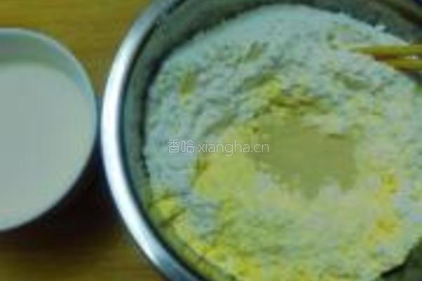 蝴蝶玉米花卷的做法图解2