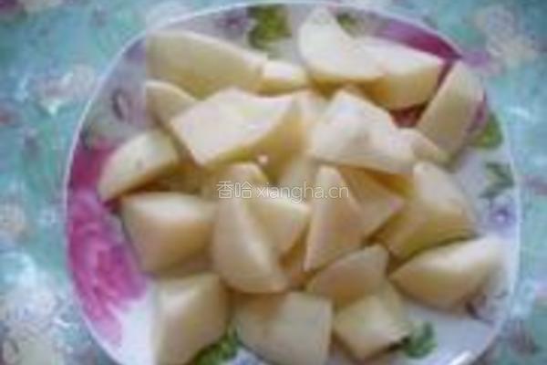 土豆南瓜烧鸡的做法图解3
