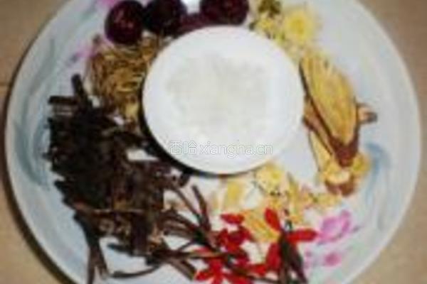 清凉金银花八宝茶的做法图解1