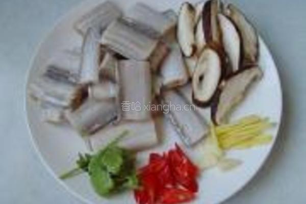红烧带鱼的做法图解2