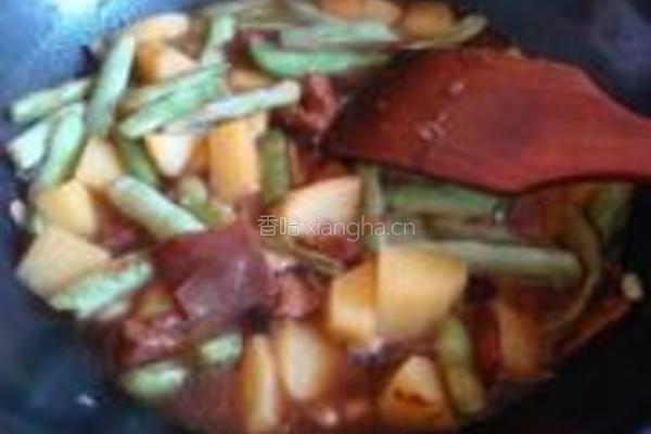 芸豆土豆红烧肉的做法图解6