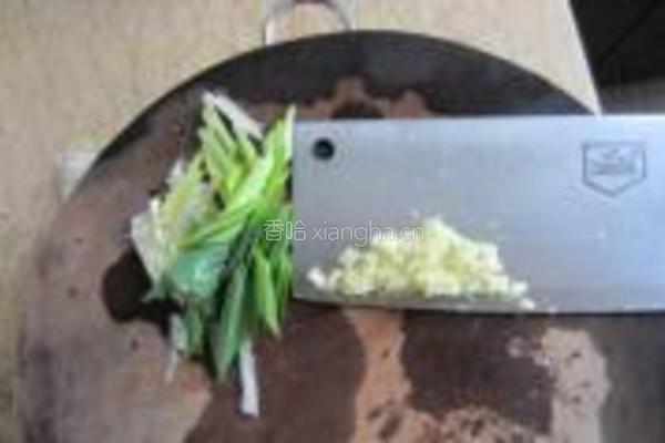 肉末芽菜炒河粉的做法图解2