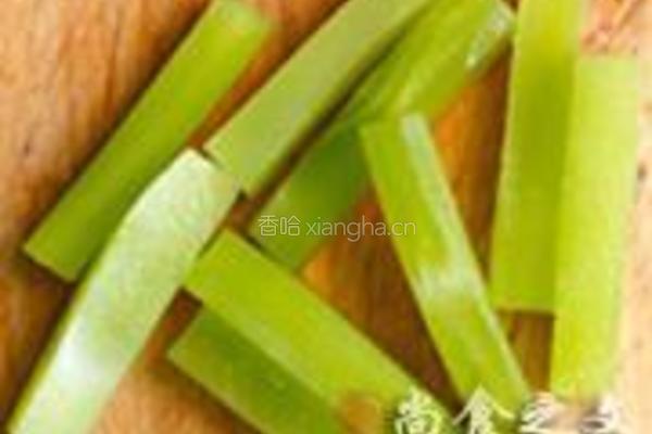 鱿鱼蔬菜卷的做法图解2