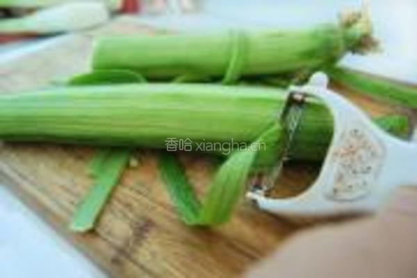 丝瓜炒毛豆籽的做法图解2