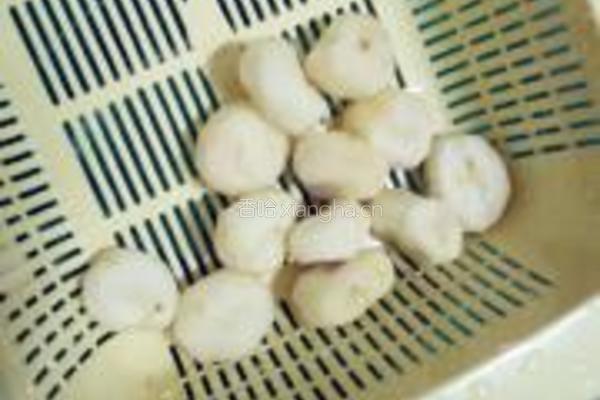 枸杞马碲鹌鹑蛋的做法图解2
