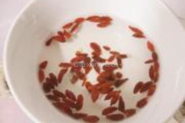 枸杞马碲鹌鹑蛋的做法图解3