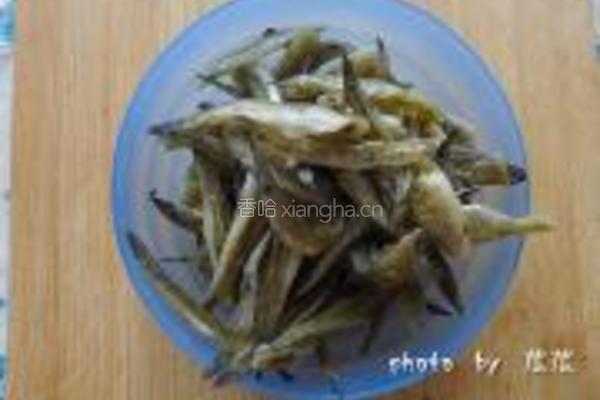 香酥鱼干的做法图解3