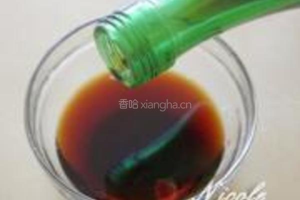 子姜鸡汁蒸排骨的做法图解1