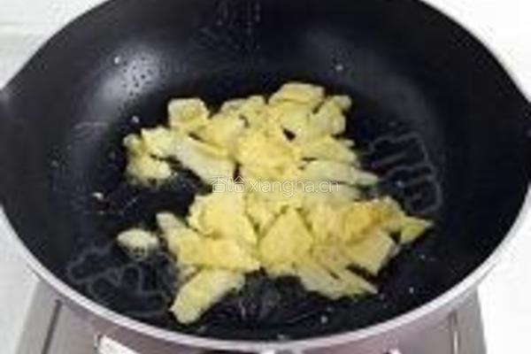 金枪鱼什锦炒饭的做法图解6