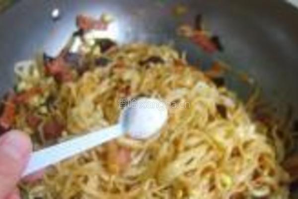 豆芽焖面的做法图解14