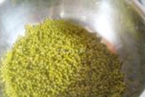 泡发绿豆芽的做法图解2