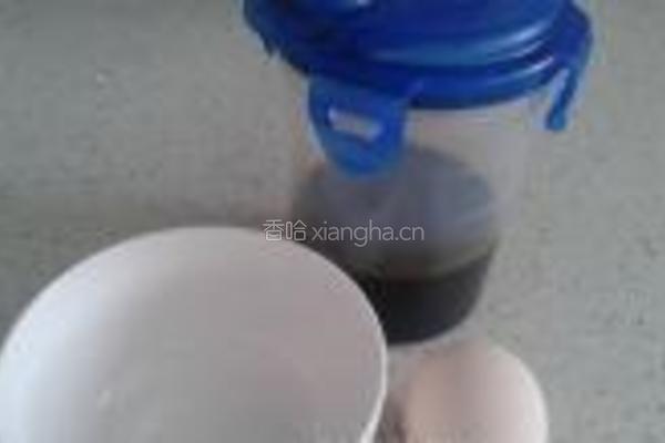 微波炉酱油鸡蛋的做法图解1
