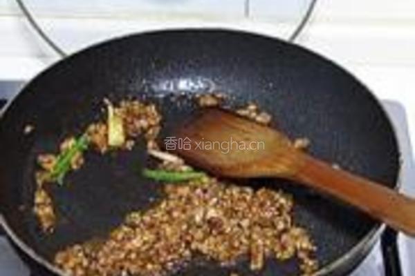 芹菜牛肉炒饭的做法图解4