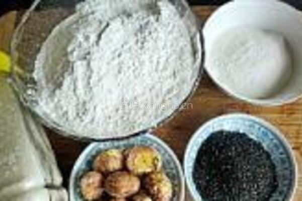 棋格芝麻栗子糕的做法图解1