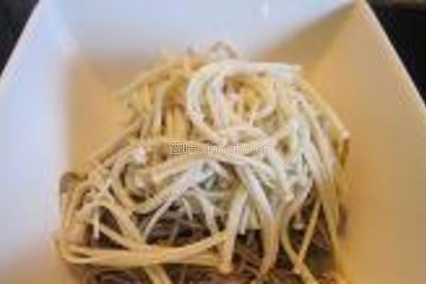 金针菇海蜇拌荞麦面的做法图解4