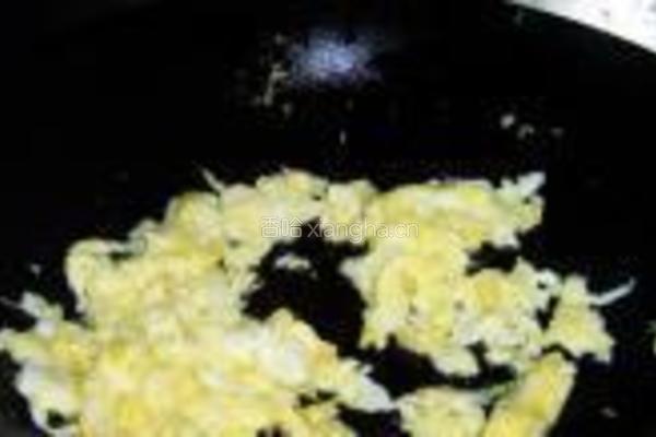 六月鲜酱油炒饭的做法图解3