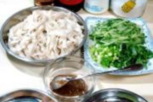 香辣热拌面的做法图解1