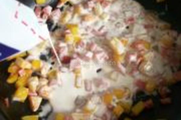 南瓜奶油拌面的做法图解5
