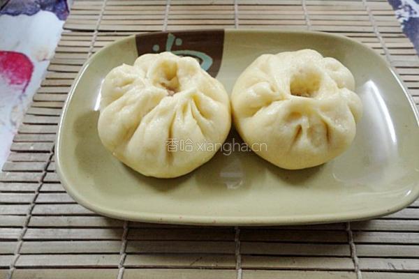 玉米面鲜肉包子