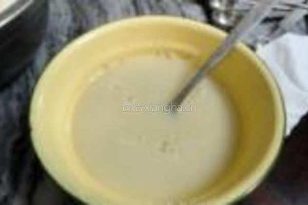 玉米面鲜肉包子的做法图解2