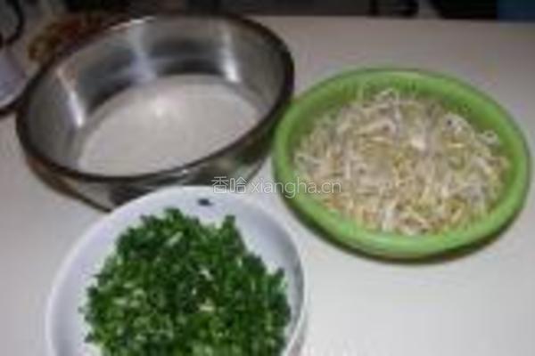 豆芽米粉煎饼的做法图解2