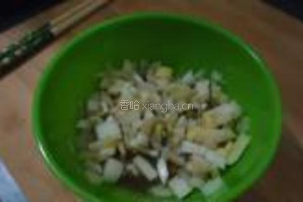 蒜蓉辣酱拌凉面的做法图解2