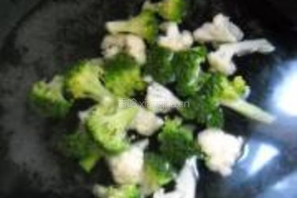 剁椒双花炒饭的做法图解3