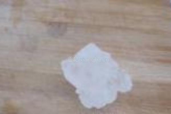 银耳莲子红枣汤的做法图解2