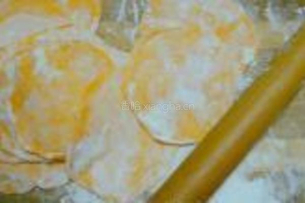 三色鸡腿菇猪肉饺的做法图解9