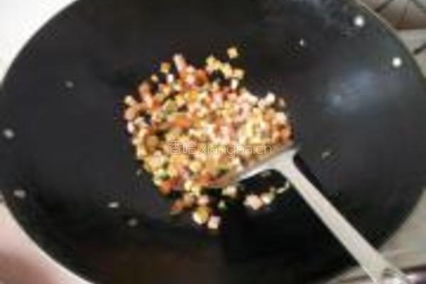 腊肉香菇炒饭的做法图解5