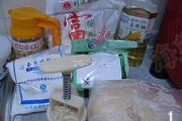 芸豆沙馅传统月饼的做法图解1