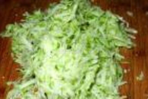 萝卜白菜水饺的做法图解3