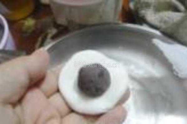 红豆馅双色汤圆的做法图解4