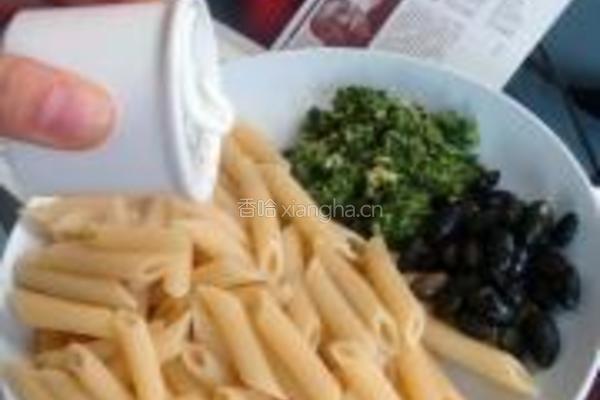 杏仁青酱黑豆通心粉的做法图解8