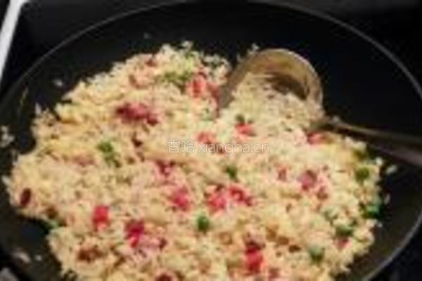 咸肉鸡蛋炒饭的做法图解7