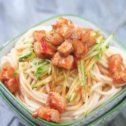 蒜蓉辣酱肉丁面的做法[图]