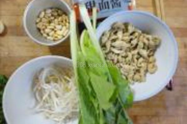 豆丹松子酱香炒面的做法图解1